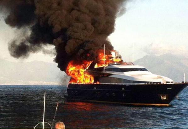 В Турции сгорела дорогая яхта российского бизнесмена